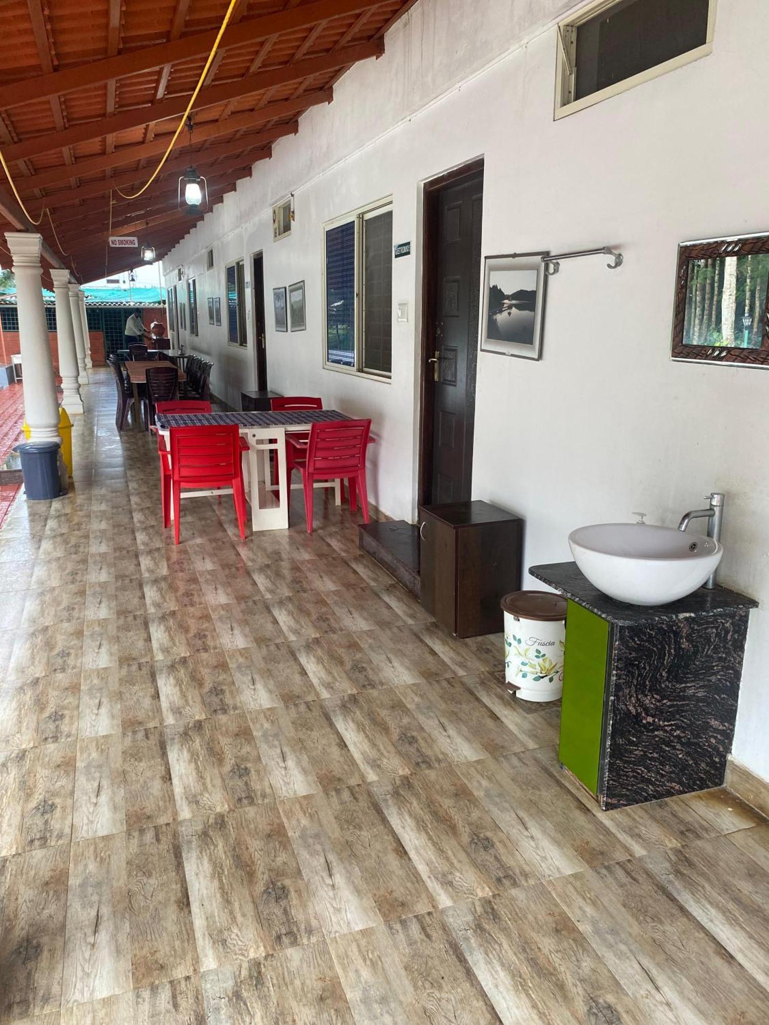 Bougain Villa Chikmagalūr Esterno foto