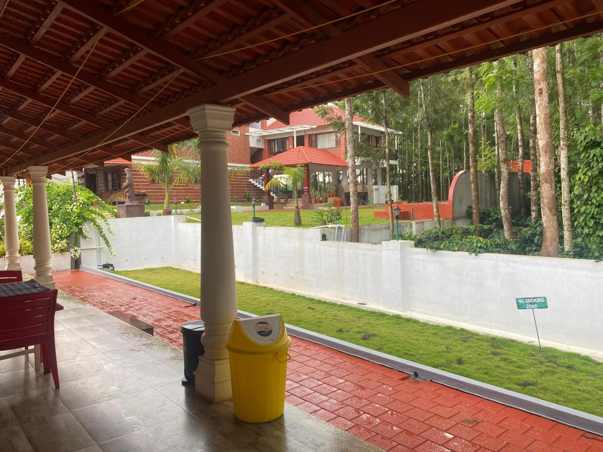 Bougain Villa Chikmagalūr Esterno foto